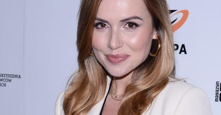 Marta Żmuda Trzebiatowska: brzuszek rośnie. Gwiazda ukryła go pod marynarką
