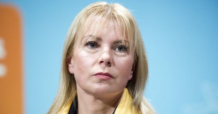 Brat Elżbiety Bieńkowskiej zatrzymany przez CBA. Kim jest i czym się zajmuje?