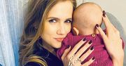 Agnieszka Kaczorowska z mężem i córką pokazali świąteczną pocztówkę. Jest piękniejsza niż u księżnej Kate