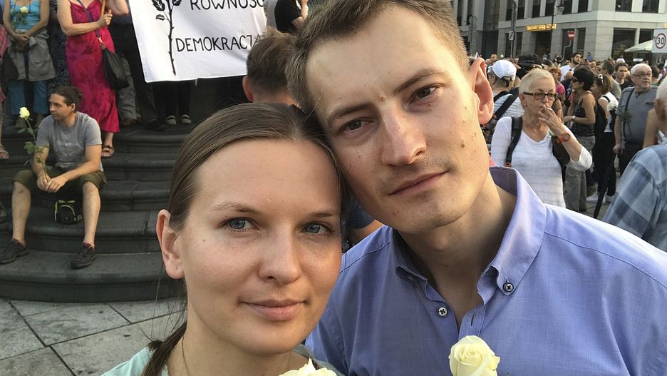 Ludmiła Kozłowska z mężem podczas demonstracji w Warszawie w 2017 r.