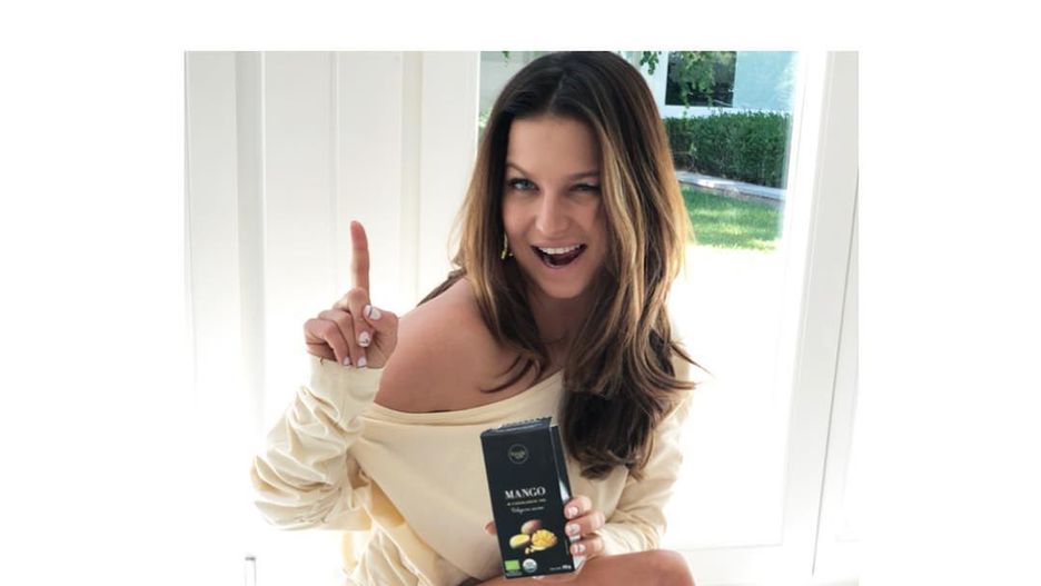 Anna Lewandowska na swoim koncie na Instagramie promuje zdrową dietę i ćwiczenia