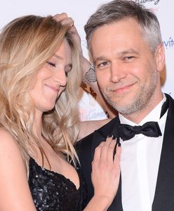 Żebrowscy robią to dobrze. Aktor wrzucił uroczy filmik z żoną. Nagrał go w łóżku