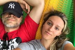 Żona Żebrowskiego wyznaje, że nie goliła nóg przez rok. Najlepszy jest komentarz jej męża