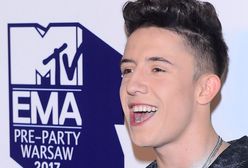 Dlaczego Dawid Kwiatkowski chwali się zdjęciami bez koszulki? Odpowiedź może zaskoczyć