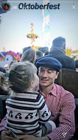 [ Robert Lewandowski ](https://kobieta.wp.pl/robert-lewandowski-zlozyl-mamie-zyczenia-pokazal-piekne-zdjecie-6383725827750017a) z córką na Oktoberfest 