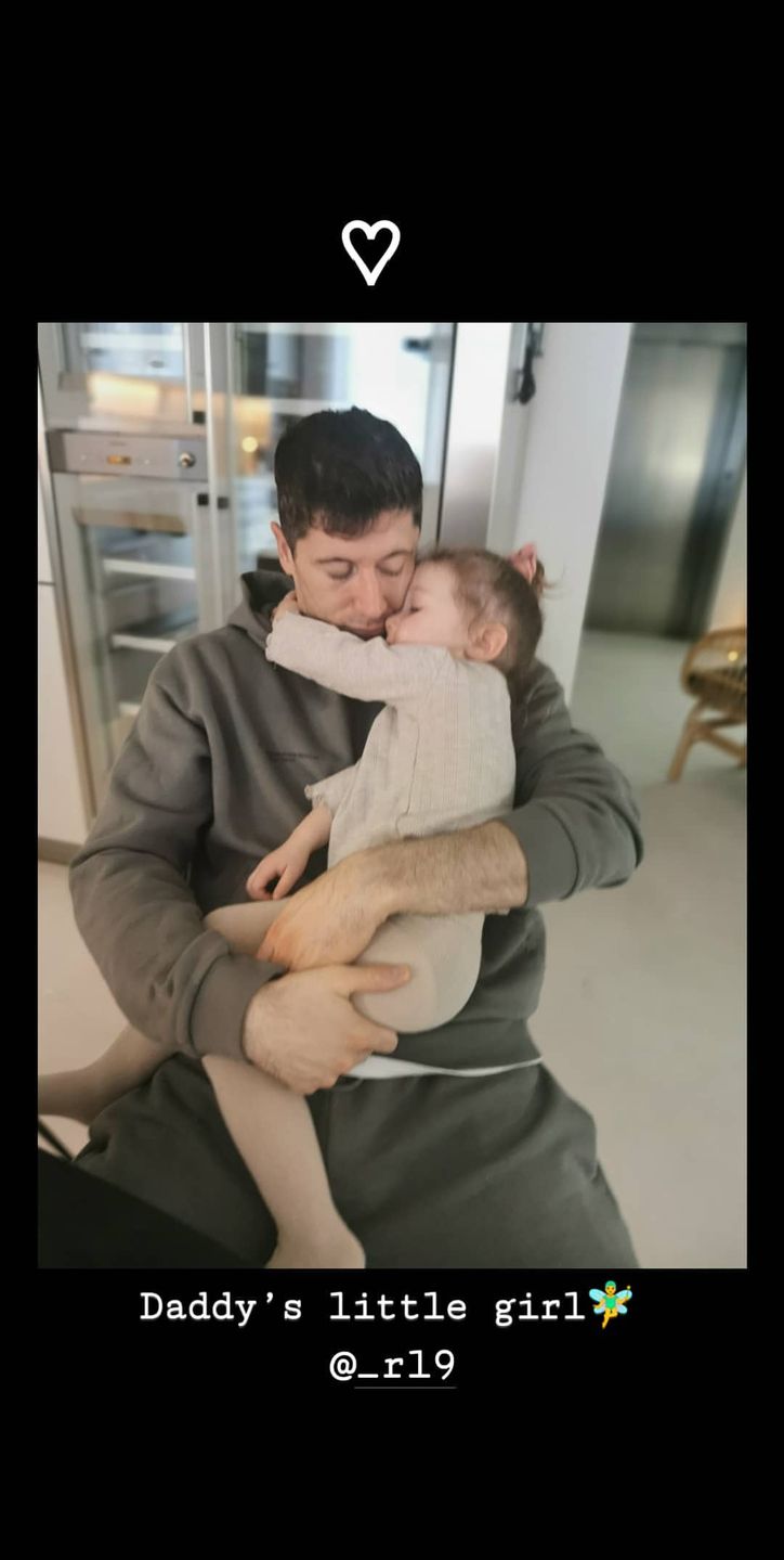 Robert Lewandowski i Klara na wspólnym zdjęciu