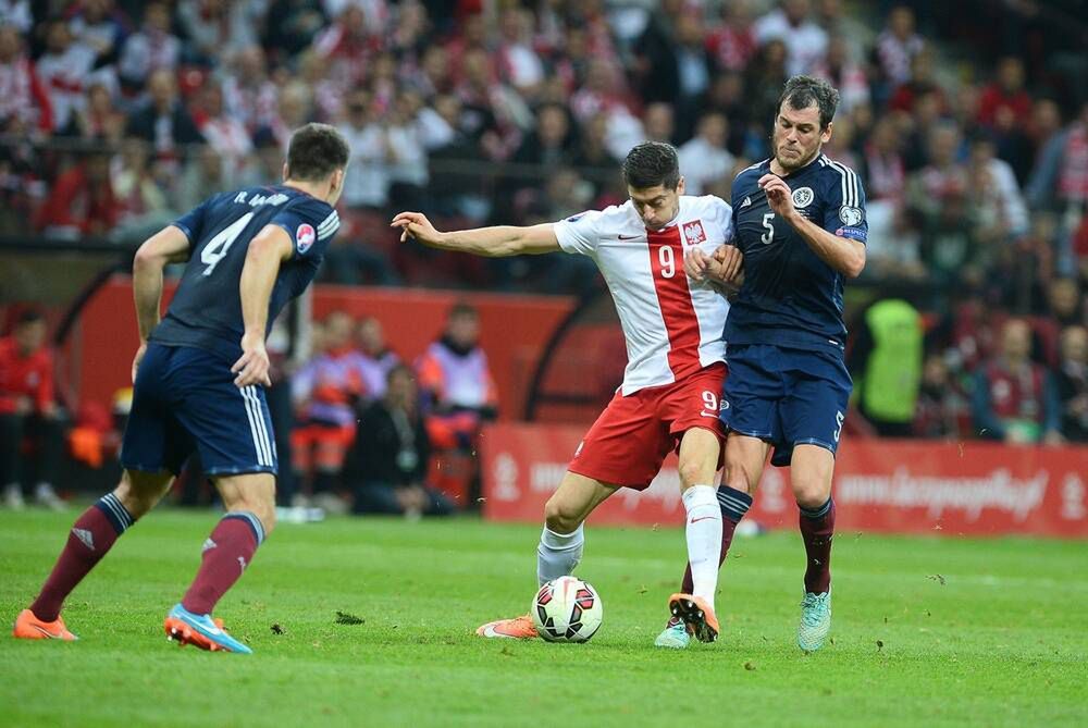Robert Lewandowski, Gordon Greer
Fotografia: ONS