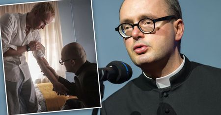 Powstał film o ks. Janie Kaczkowskim. Patrzymy na odtwórcę głównej roli. Podobieństwo powala na kolana