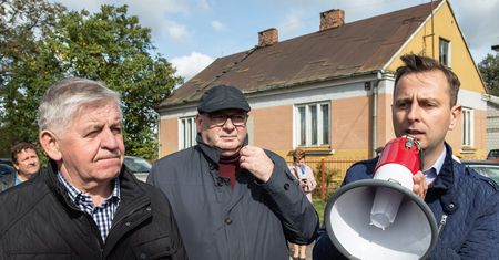 Przegrali wybory, więc nie ma na co czekać. Wypłacili już premie świąteczne
