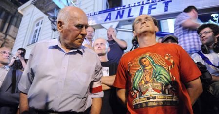 Cejrowski w koszulce z Matką Boską. Ale on ma do tego prawo, bo wierzy