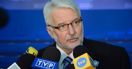 Ta wpadka Witolda Waszczykowskiego jest przełomowa. Po raz pierwszy PiS zostawiło go mediom na pożarcie