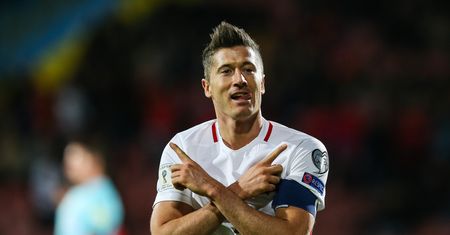 Lewandowski przeszedł metamorfozę! W nowej fryzurze jest nie do poznania