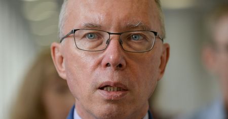 Były wojewoda z PO mówił o przekrętach w partii. Został wyrzucony