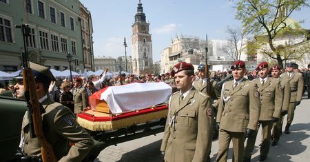 Ujawniono dokumenty ws. Smoleńska. Wynika z nich, że Ewa Kopacz w Moskwie jednak identyfikowała ciała ofiar