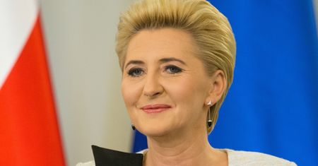 Agata Duda spotkała się z papieżem. Postawiła na pstrokaty kostium