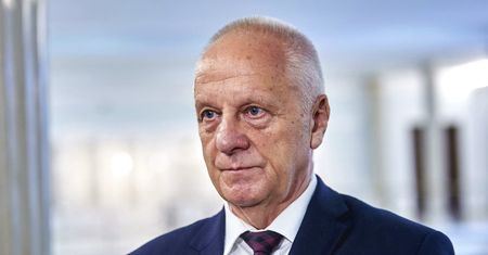 "Jan Paweł II ukrywał pedofilów?" Niesiołowski: Być może uważał, że te sprawy trzeba schować