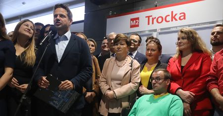 Warszawa. Tłumy na otwarciu nowych stacji metra