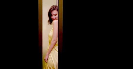 Emily Ratajkowski w windzie - to wideo podbija Instagram!