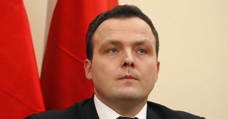 Tajemniczy stopień szefa ABW. "Pogonowski używa stopnia naukowego, my tytułujemy go ministrem"