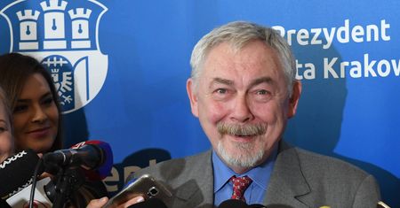 Sondaż w Krakowie: niezrzeszony Jacek Majchrowski wciąż wyprzedza posłankę PiS-u