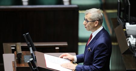 Rząd ma powody do zadowolenia. Choć pieniądze na CEPiK wydał "niecelowo"