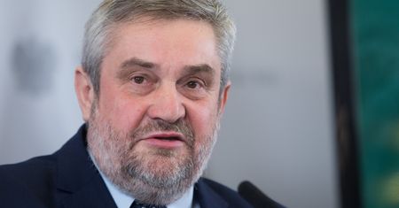 Minister rolnictwa zadba o patriotyzm. Zmusi sklepy do kupowania polskich produktów