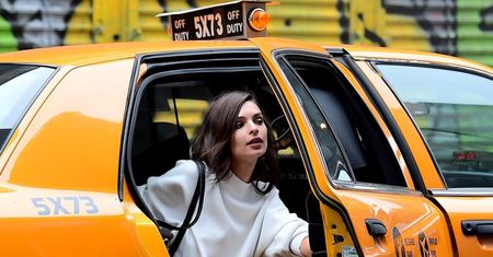 Emily Ratajkowski przygotowuje kampanię dla DKNY