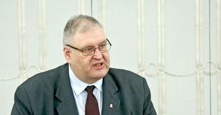 Afera PCK. Pojawia się nazwisko prokuratora krajowego, ten zaprzecza: "to konfabulacje"