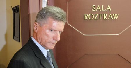 Oskarżony o gwałt Małkowski walczy o fotel prezydenta Olsztyna. "Do tej pory słyszę jego głos"