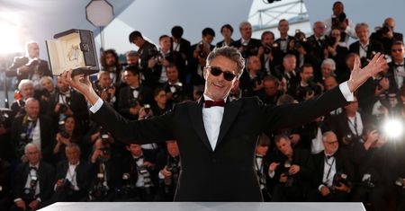 Paweł Pawlikowski z nagrodą w Cannes. Piotr Gliński składa gratulacje