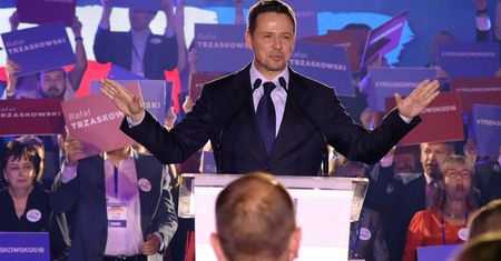 Rafał Trzaskowski daje obietnice wyborcze i żartuje z Jakiego. "Nie damy się podzielić"