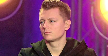 Rafał Brzozowski osiągnął kolejny poziom żenady. Jego wykonanie "Gangnam style" hitem sieci