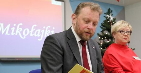 Minister się zawstydził, ale zaśpiewał. To nagranie przejdzie do historii