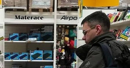 Jeden z braci Karnowskich w hipermarkecie w Wigilię. Nie zdążył z zakupami?