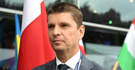 Reforma edukacji. Minister twierdzi, że nauka na zmiany to margines. I wini samorządy