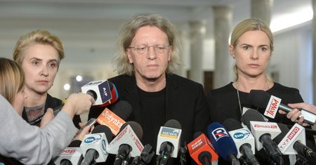Troje posłów wraca do Nowoczesnej. Wcześniej zawiesili swoje członkostwo
