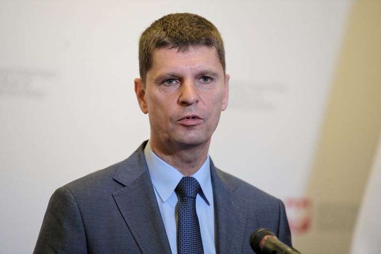 Szef MEN Dariusz Piontkowski przedstawił efekty porozumienia z "Solidarnością" na poniedziałkowej konferencji prasowej.