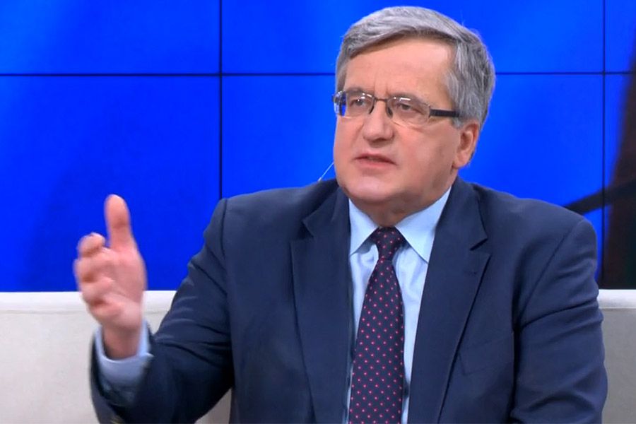 Komorowski namawia do zlekceważenia pomysłu obecnego prezydenta. "Duda dużo ryzykuje"