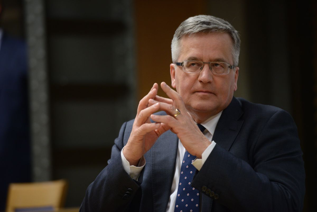 B. prezydent Komorowski apeluje do prezydenta Dudy. "Niech pan się nie handryczy"