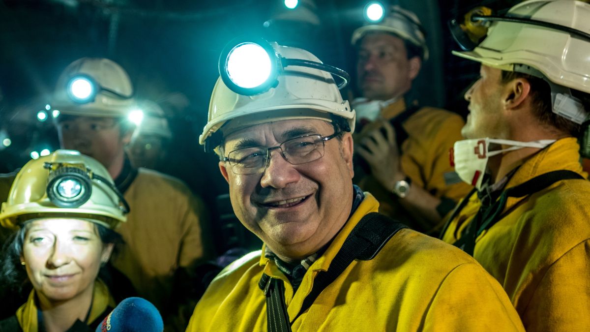 Grzegorz Tobiszowski mówi, że nad rozwiązaniami ws. cen energii pracuje kilka resortów