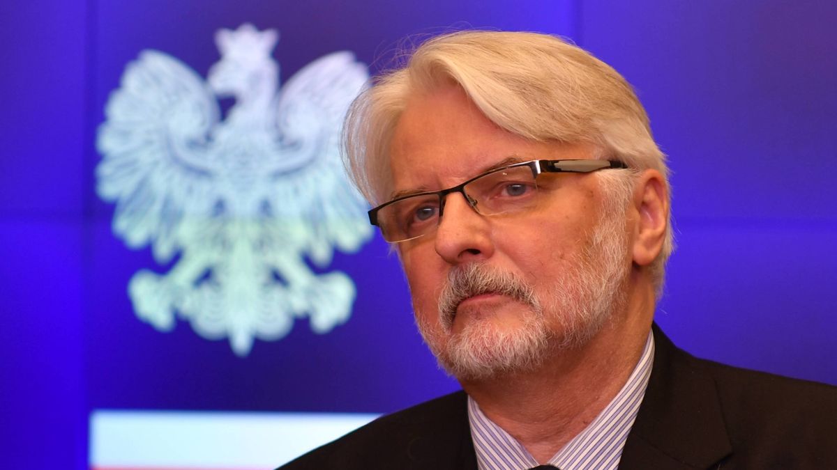 Żona byłego szefa MSZ jest nauczycielką. Ile zarabia? Polityk nie powie, bo się wstydzi