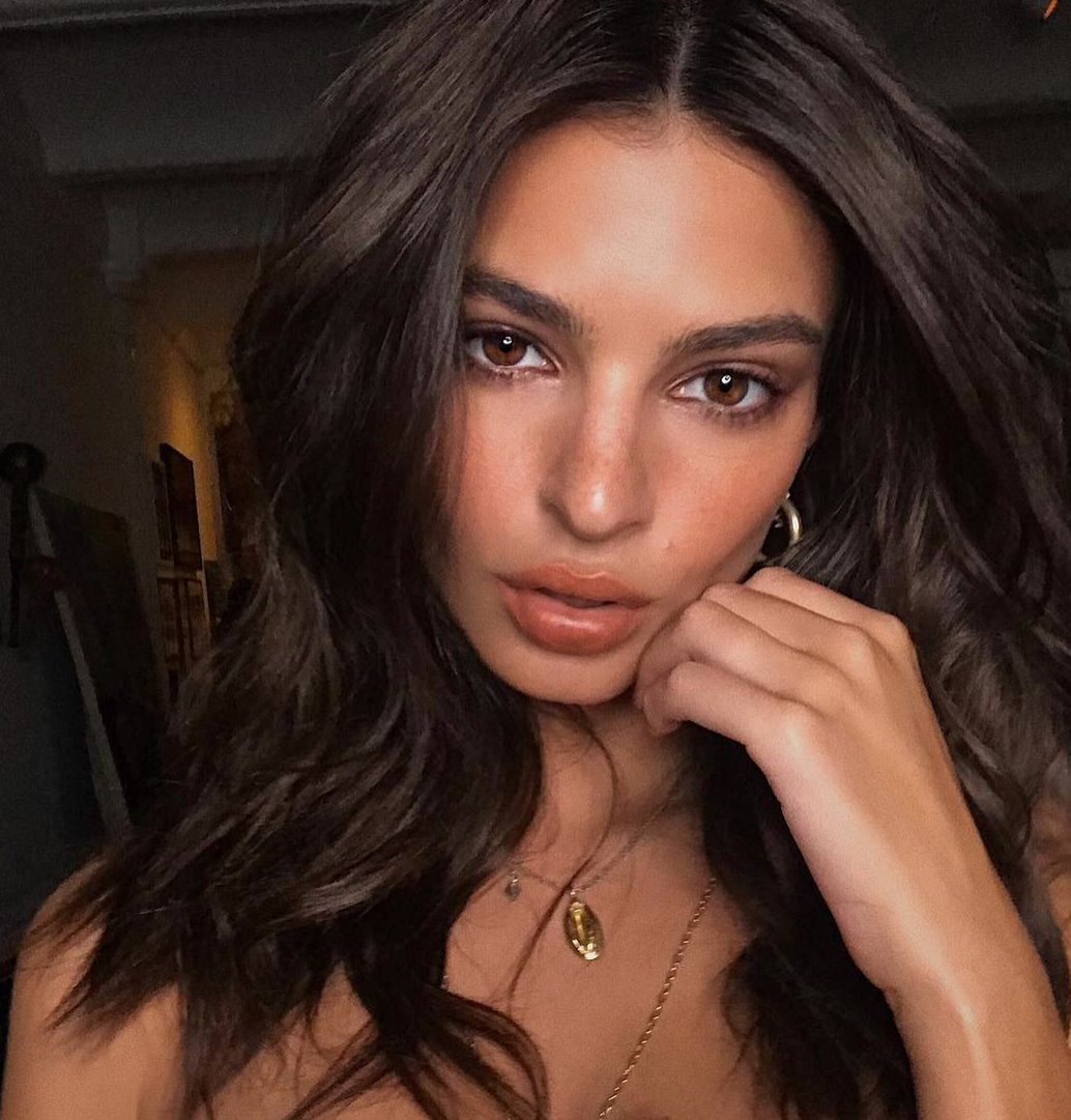 Emily Ratajkowski w bikini w panterkę. Prawdziwa z niej kocica