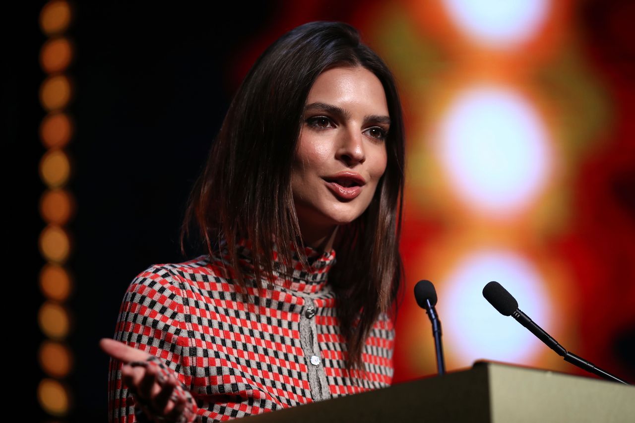 "Chodzi o noszenie bikini na plaży i protestowanie". Emily Ratajkowki o tym, co najważniejsze w 2018 r.