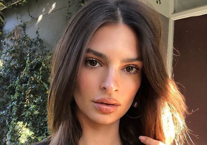 Emily Ratajkowski poszła na mecz. Wszyscy patrzyli tylko na jej biust