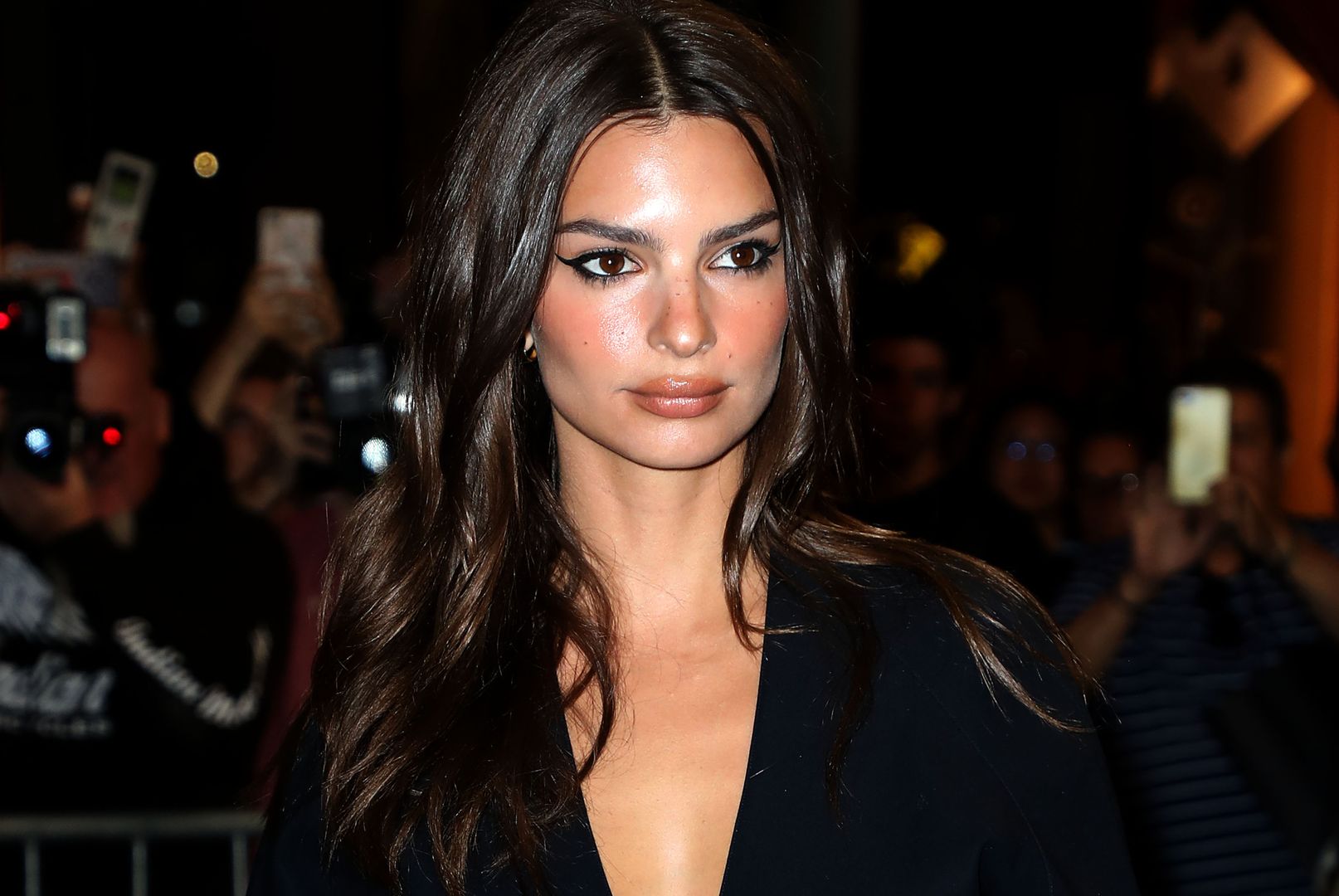 Emily Ratajkowski reklamuje swoją markę
