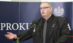 Kopie obrazów Matejki w gabinecie prokuratora krajowego. Malowała je żona byłego szefa