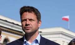 Rafał Trzaskowski o odbieraniu immunitetu za race. "To jak strzelanie z armaty do wróbla"