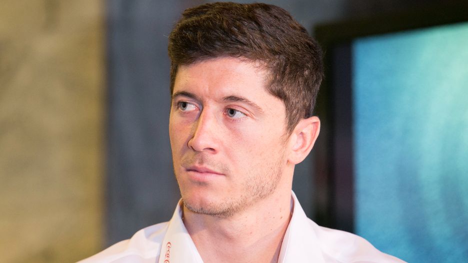 Robert Lewandowski wychowuje z Anną córkę Klarę