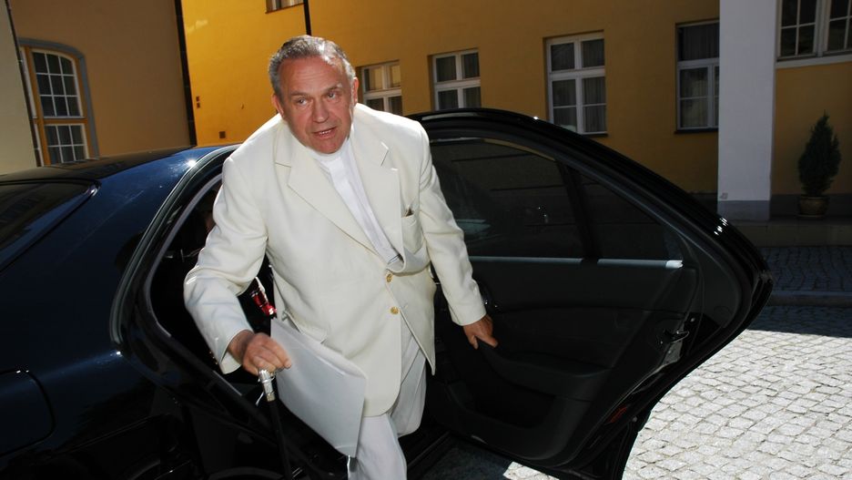 Ksiądz Henryk Jankowski zmarł 12 lipca 2010 roku