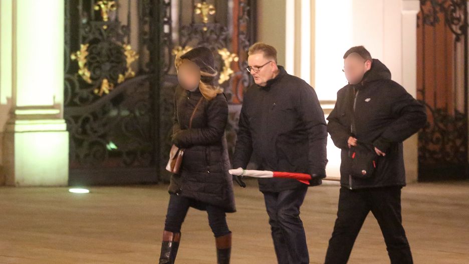 Senator PiS Waldemar Bonkowski i jego kochanka Mariola G. po miesięcznicy smoleńskiej 10.01.18 r.